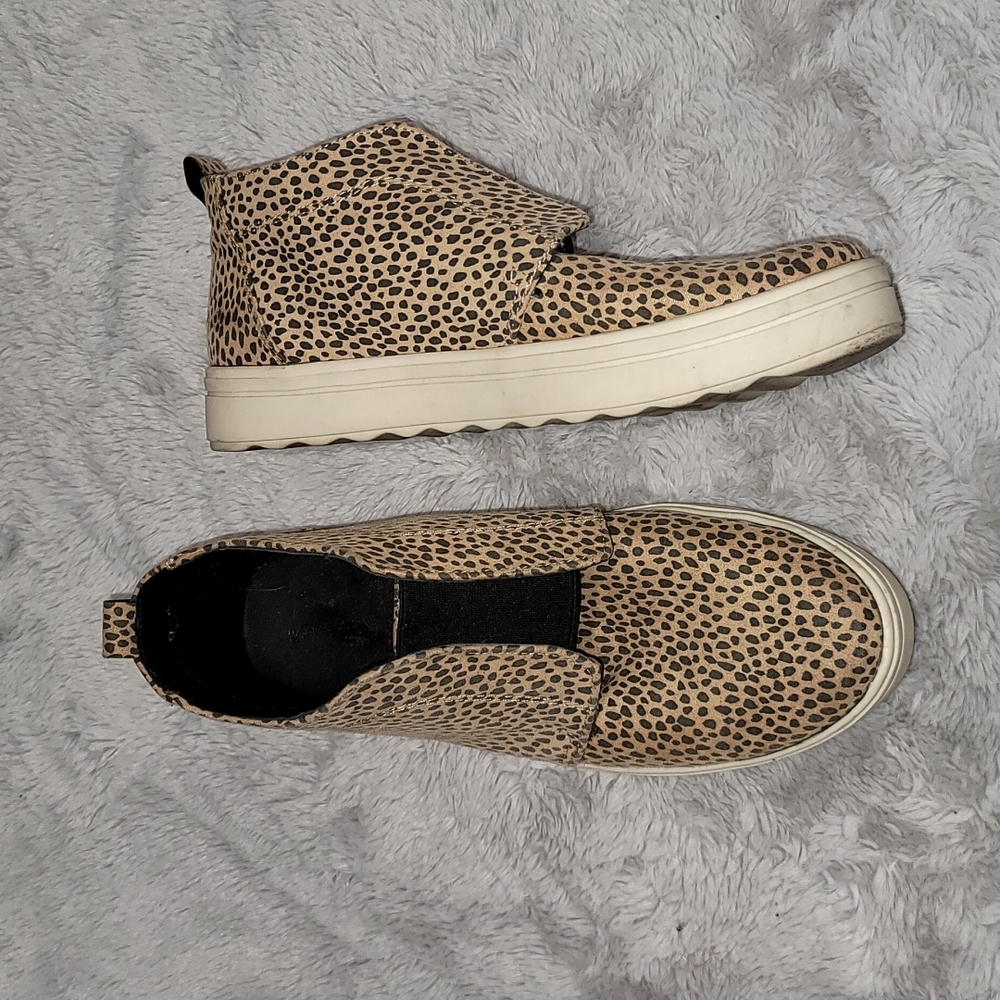 Universal Threads - Cheetah Shoes - Picture 4 of 6